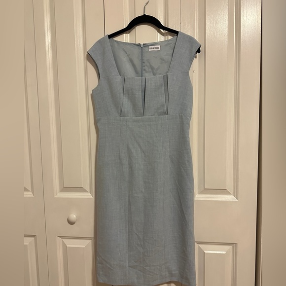 Dress - Picture 2 of 5